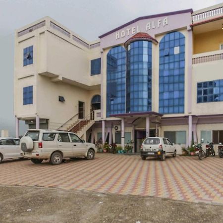 OYO 82777 Hotel Alfa Amb Buitenkant foto