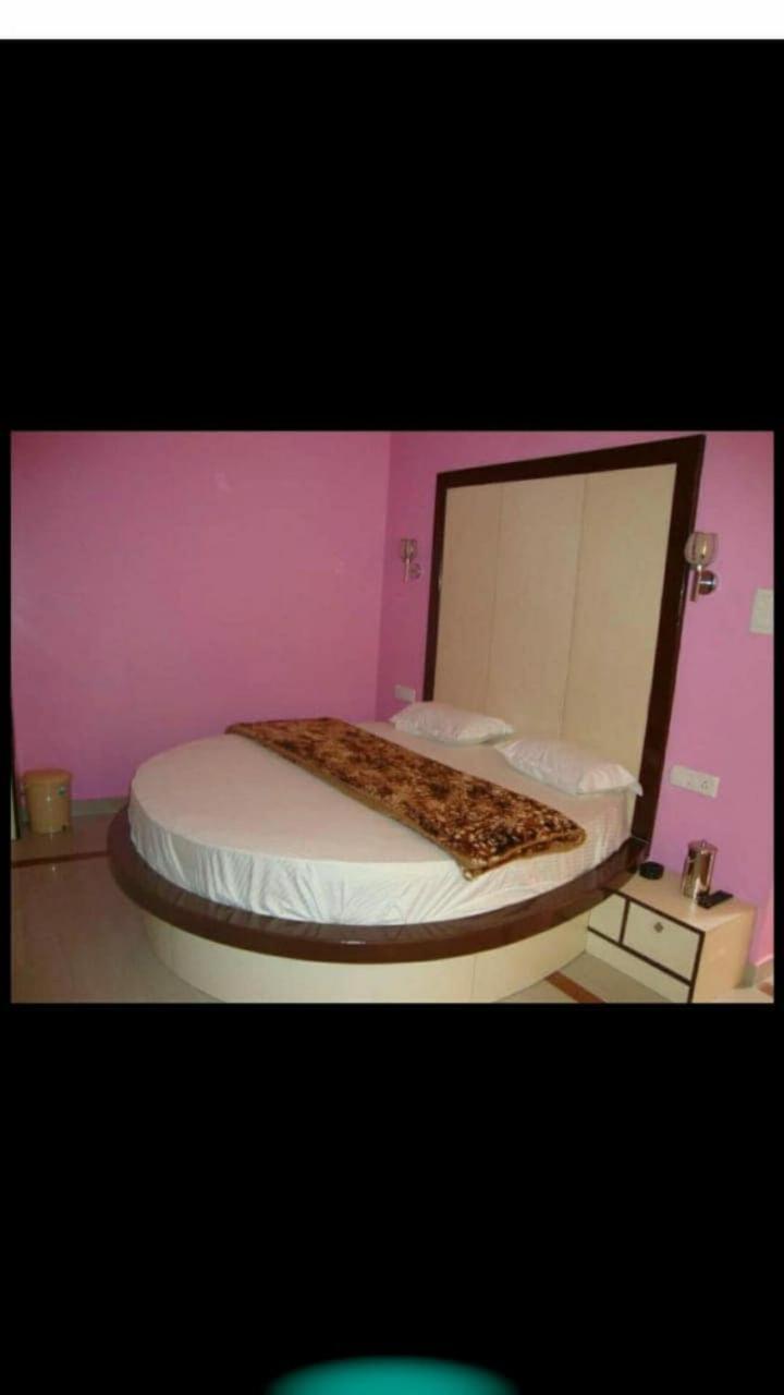 OYO 82777 Hotel Alfa Amb Buitenkant foto