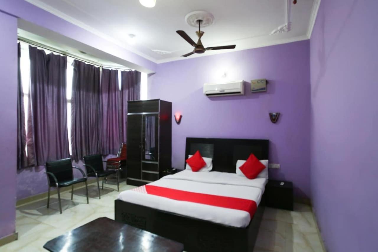 OYO 82777 Hotel Alfa Amb Buitenkant foto