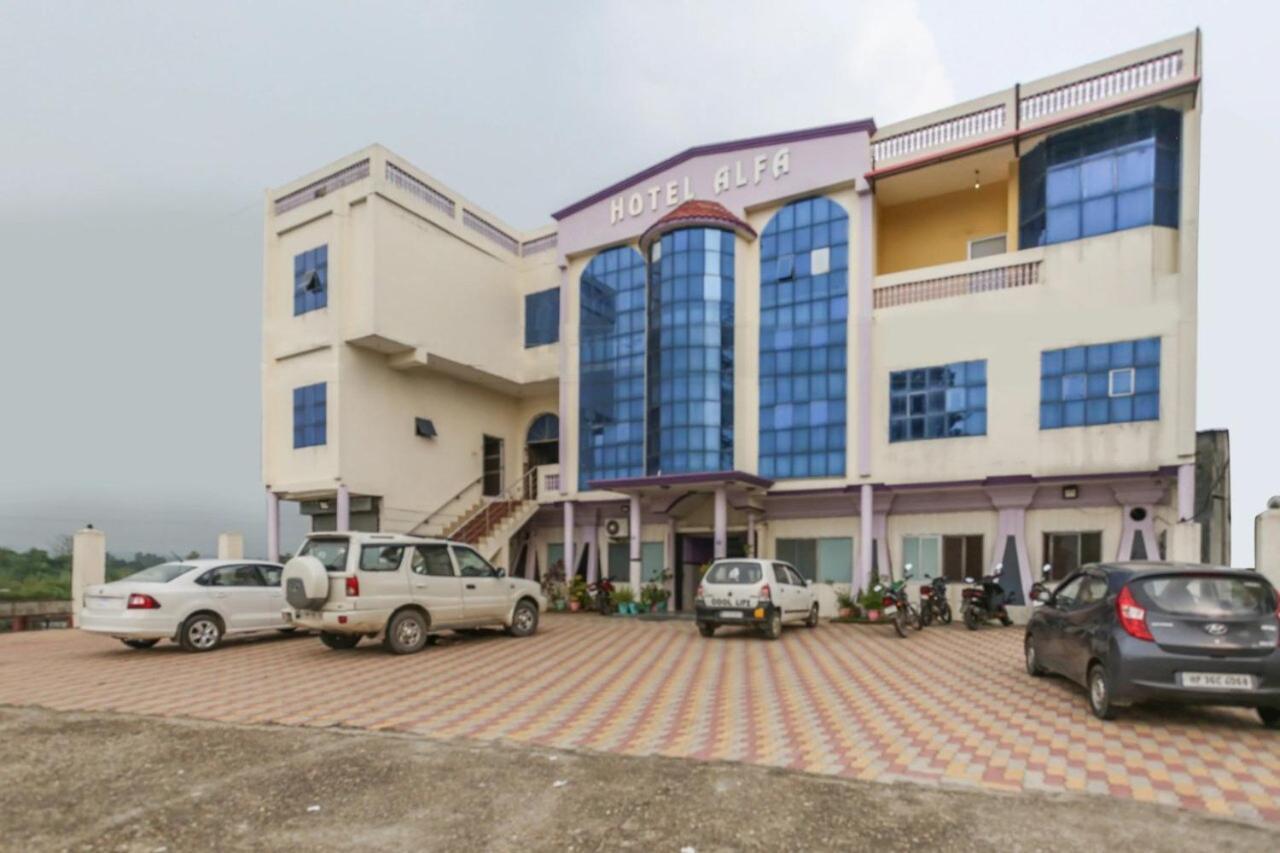 OYO 82777 Hotel Alfa Amb Buitenkant foto