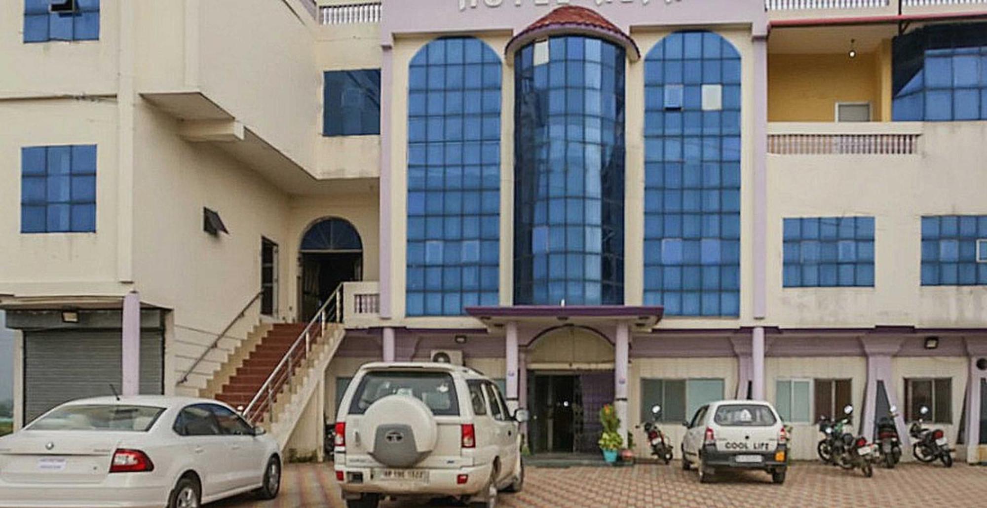 OYO 82777 Hotel Alfa Amb Buitenkant foto