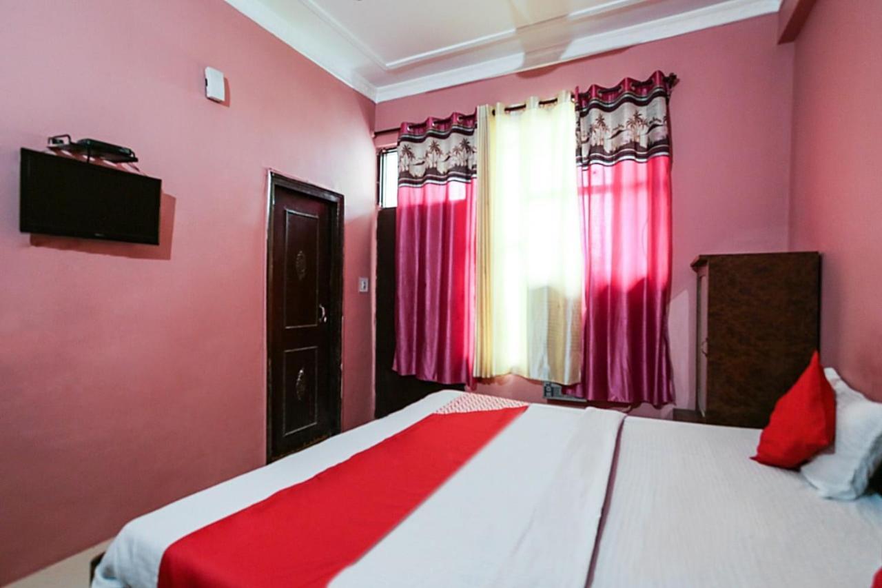 OYO 82777 Hotel Alfa Amb Buitenkant foto